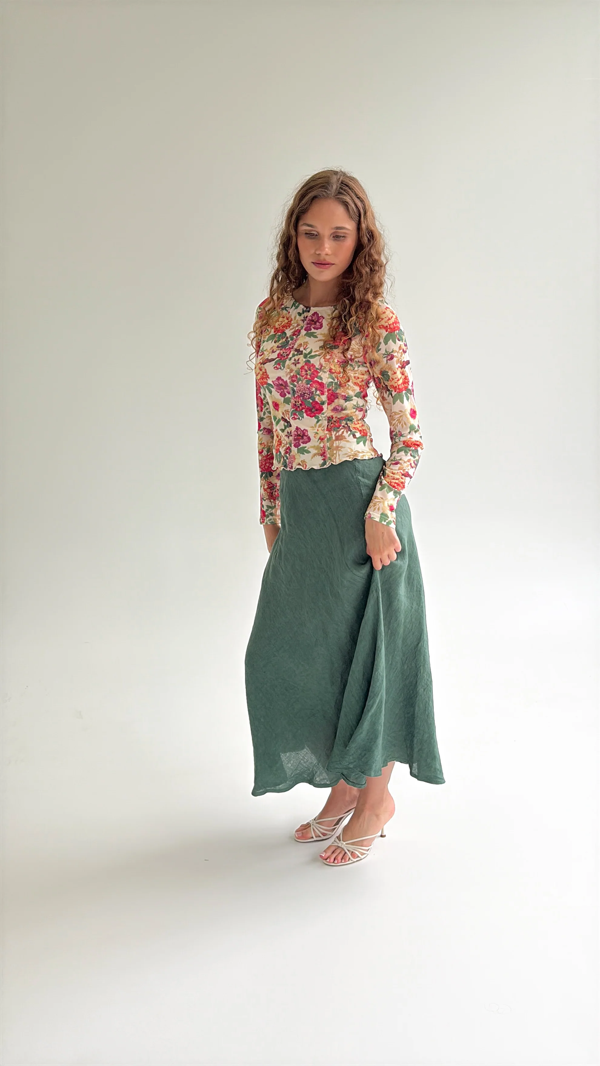 Pretty Little Linen Skirt - Image 3