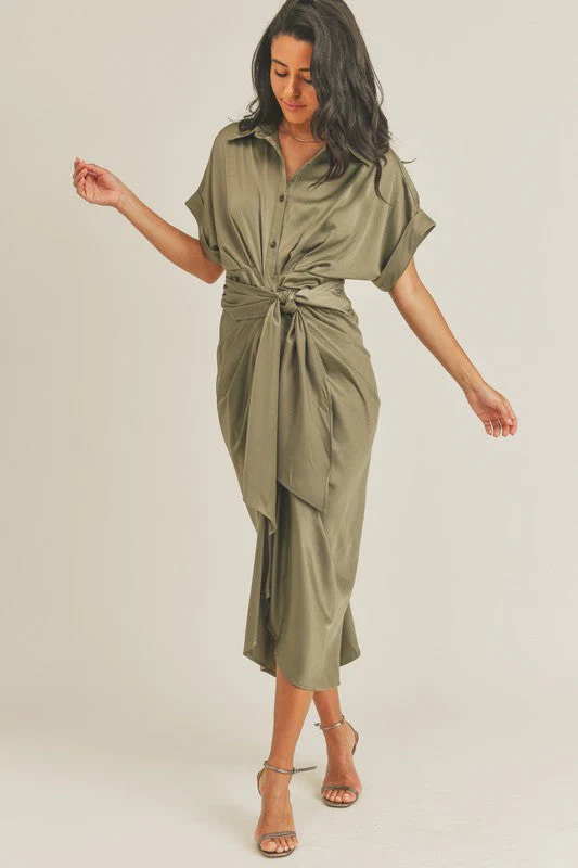 Malibu Dress Satin Short Sleeve - Image 18